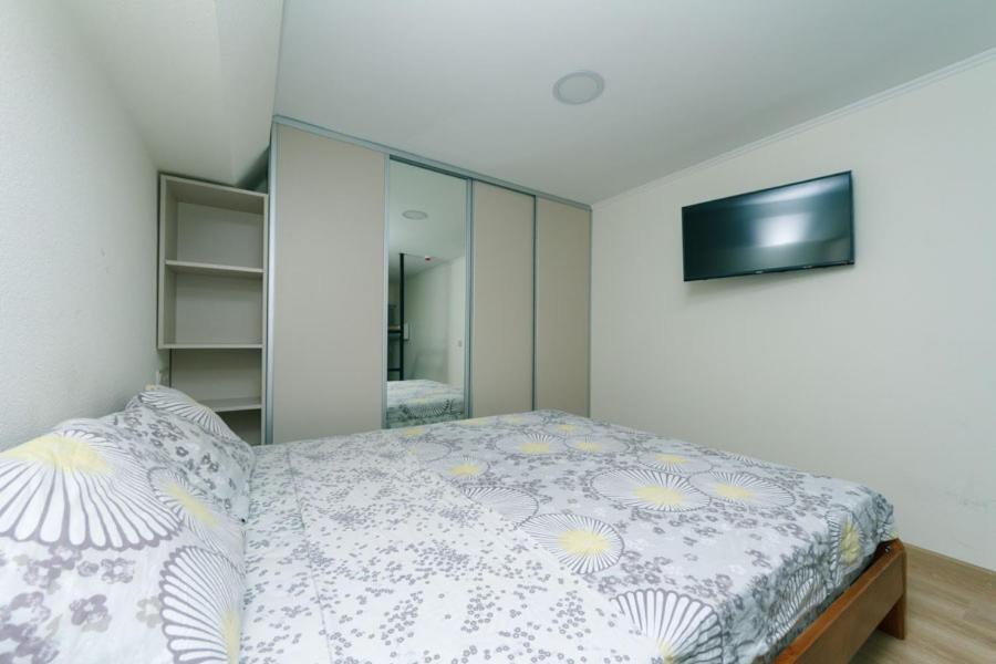 Inn Smarthause Apartments Kijev Kültér fotó